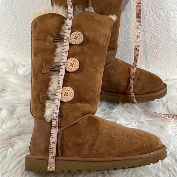 UGG Australia F27015G Bailey Button Triplet Fold Over Chestnut Boots Size 7 - Picture 15 of 16
